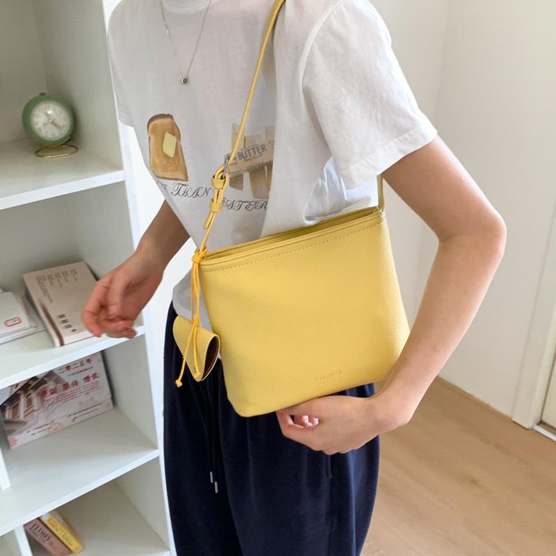 

Fashion mobile phone bag women s bag 2025 niche versatile cute messenger bag multi-color shoulder bag 21*9*18 белый