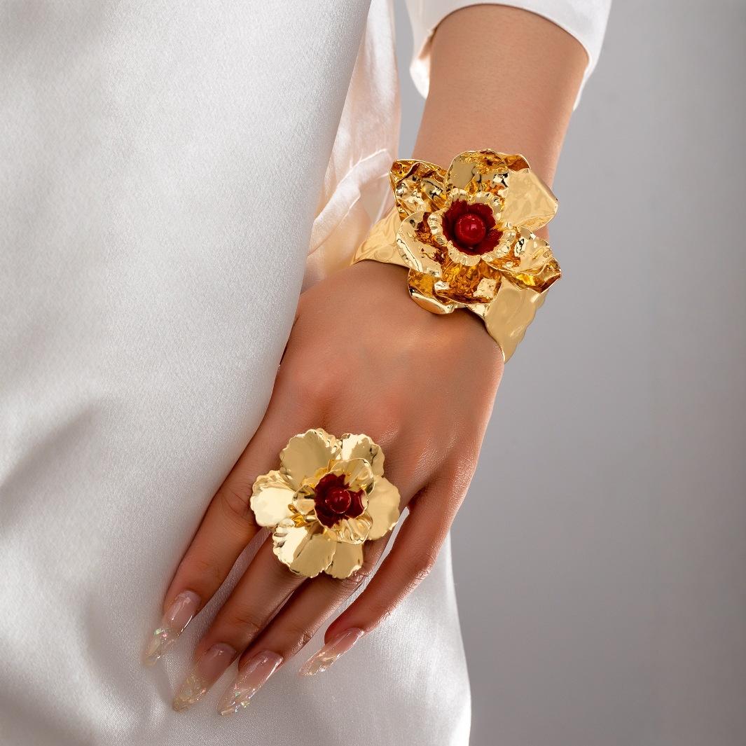 

Fashion Jewelry Set Bracelet Ring For Women Ladies золотий