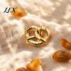 Alloy Clothing Accessories 1/2Pcs Golden Plated Pretzel Brooch, Mini Knotted Bread Lapel Pin for Retro Style Brooch Men Women, Decorative Clothes Bag