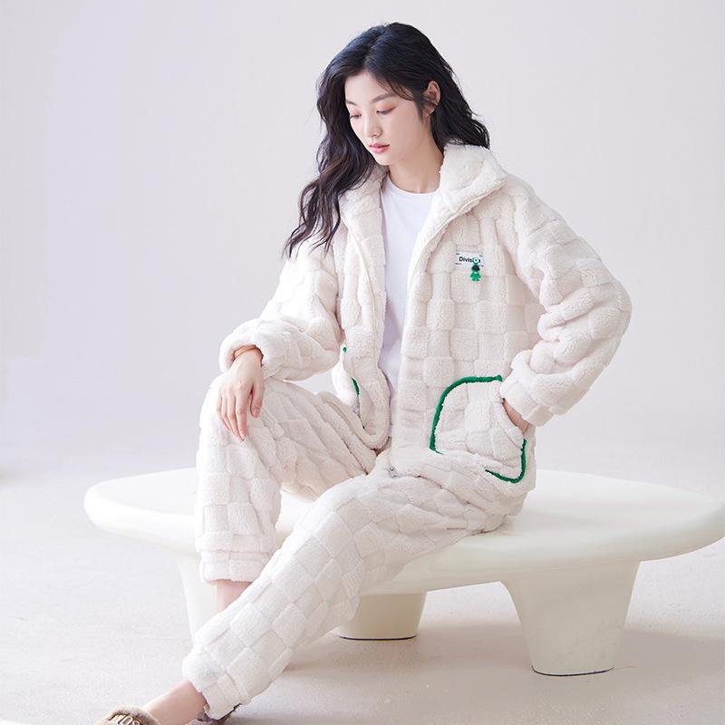 Damska przytulna flanelowa piżama zimowa - Gruby polar koralowy, duży rozmiar, idealna do noszenia w domu lub na zewnątrz jesienią i zimą.