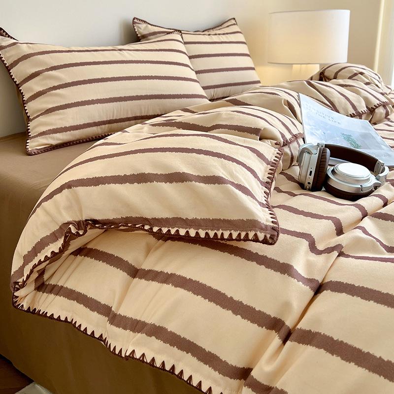 2025 New All-Cotton Flannel Bedding Set: Thick Quilt Cover, Triangular Edge, Warm Bed Sheet