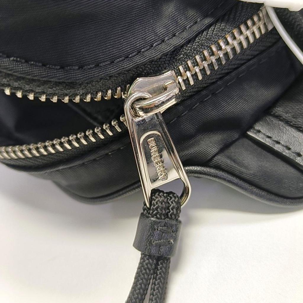 [Gebraucht] Econyl Logo Print Recyceltes Material Nylon Schulter Crossbody Tasche - Ausgezeichnet #1R49SW6