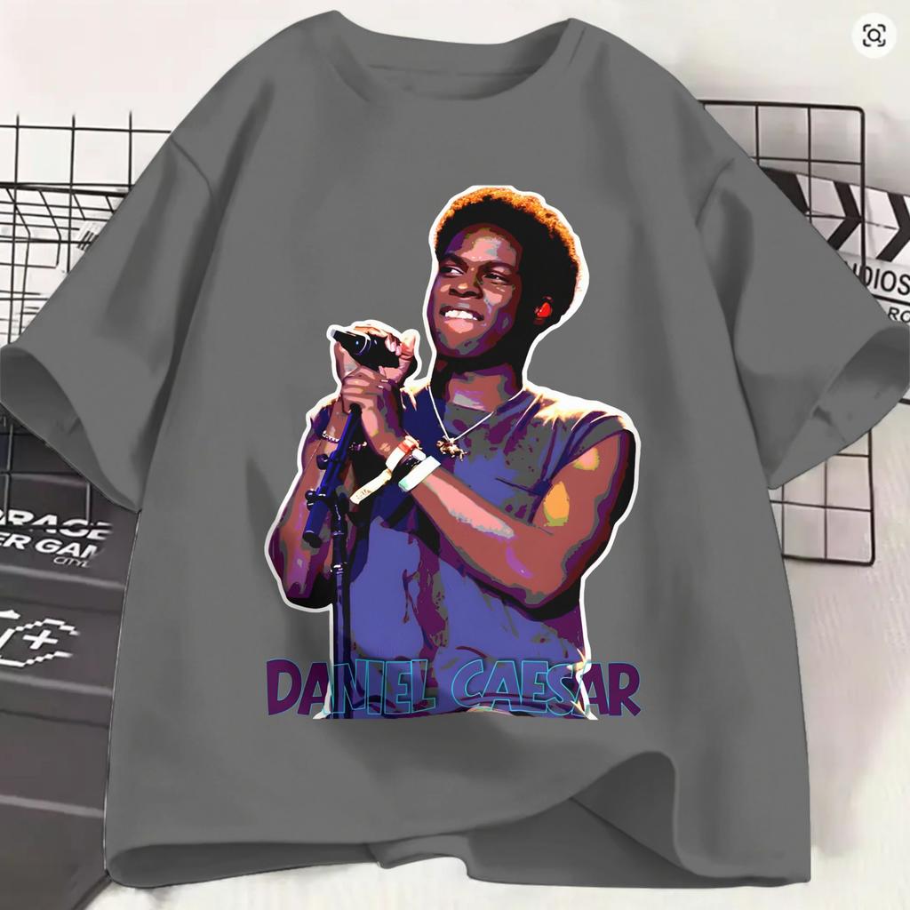 Daniel Caesar Tshirt Summer Hippie T Shirts Unisexs Cotton Crewneck Oversized Clothes Short Sleeve Y2k Fun Tops