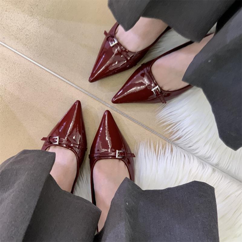 2025 Spring and Autumn New Fashion Versatile Evening Breeze French Pointed Black Single Shoes Women's Shoes Temperament Patent Leather