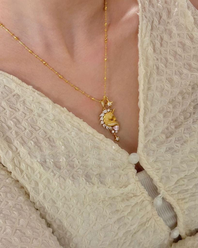 Collana Cavallo Zodiacale Stella in Zircone Placcata Oro | Elegante Catena Clavicolare dal Design di Nicchia
