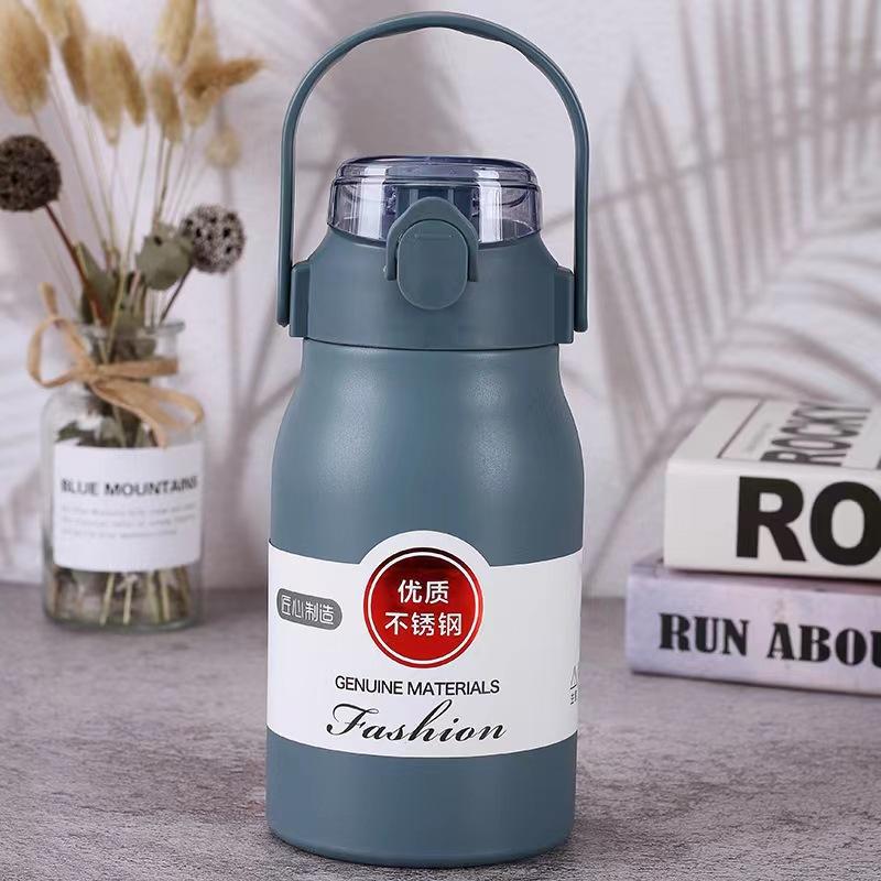 

Outdoor Insulated Cup Large Capacity Stainless Steel Insulated Kettle Portable Straw Water Cup Student Kettle 1000ML синій