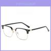 Business Style Blue Light Blocking Eyeglasses Frame For Men And Women With Resin Lenses