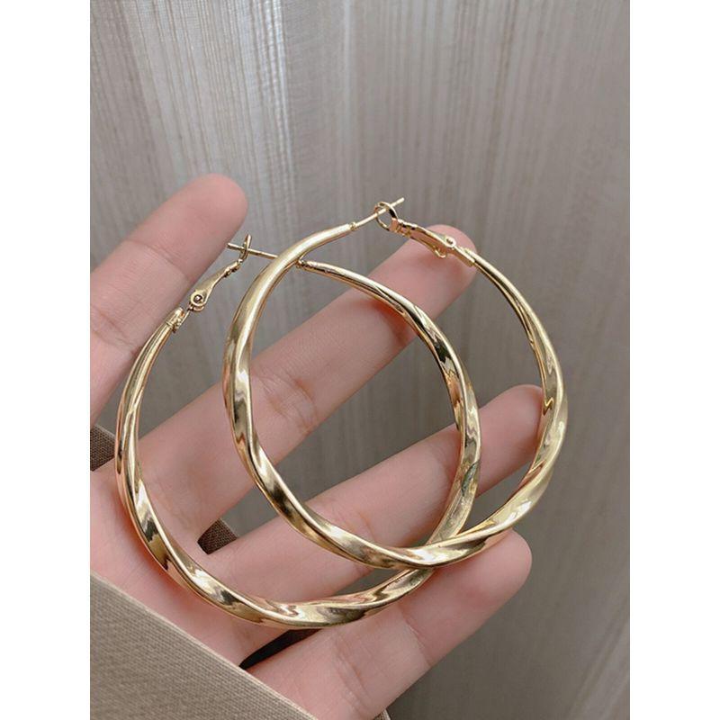 Elegant Fashion Wind Exaggerated Big Ear Ring Female Accessible Luxury Fashion Special-Interest Design Sense Earrings 2023 New Arrival Tide