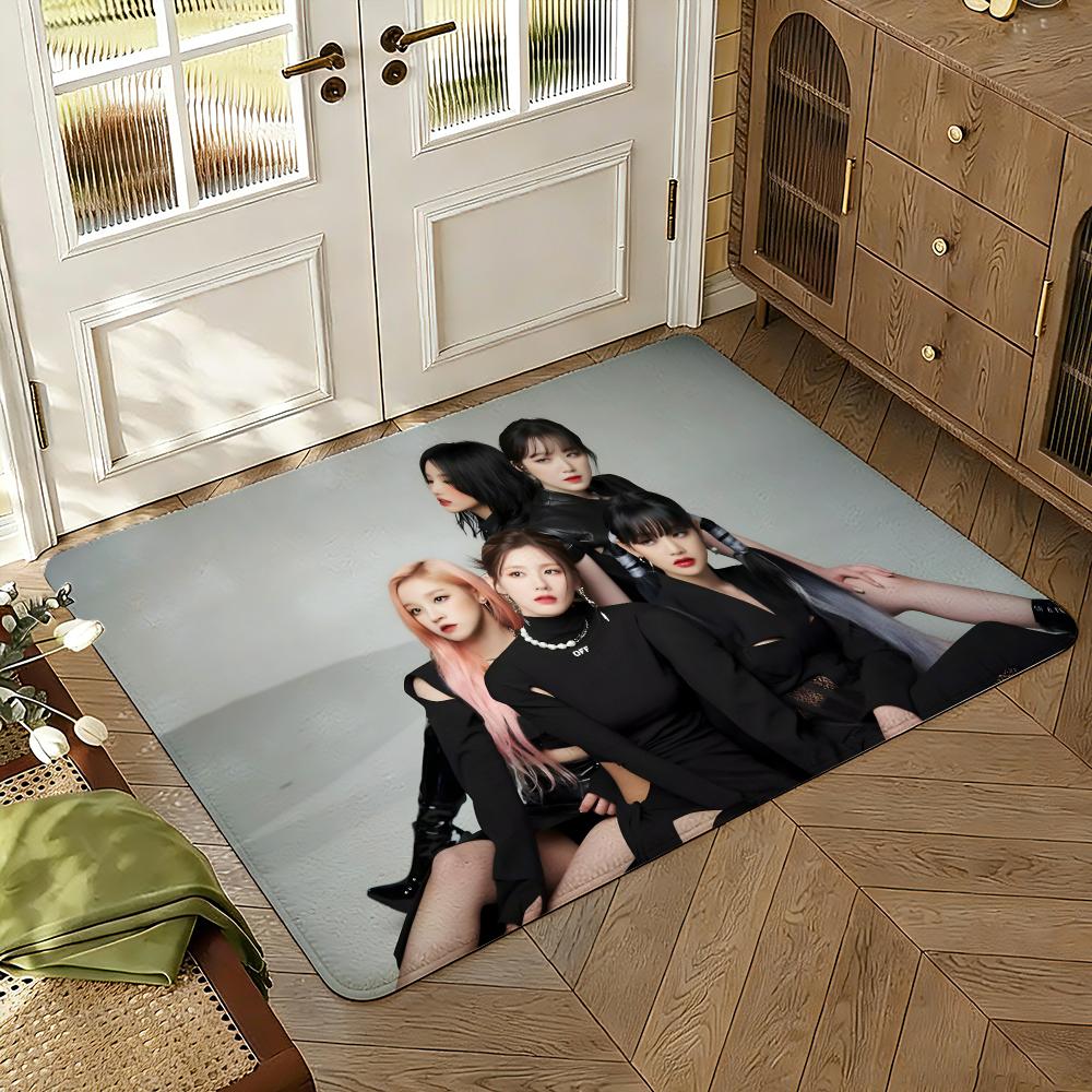 Kpop Girls G-GIDLE (G)I-DLE Floor Mat Soft Thickened Absorbent Non-Slip Bedroom Living Room Door Mat Home Decor Flannel Rugs