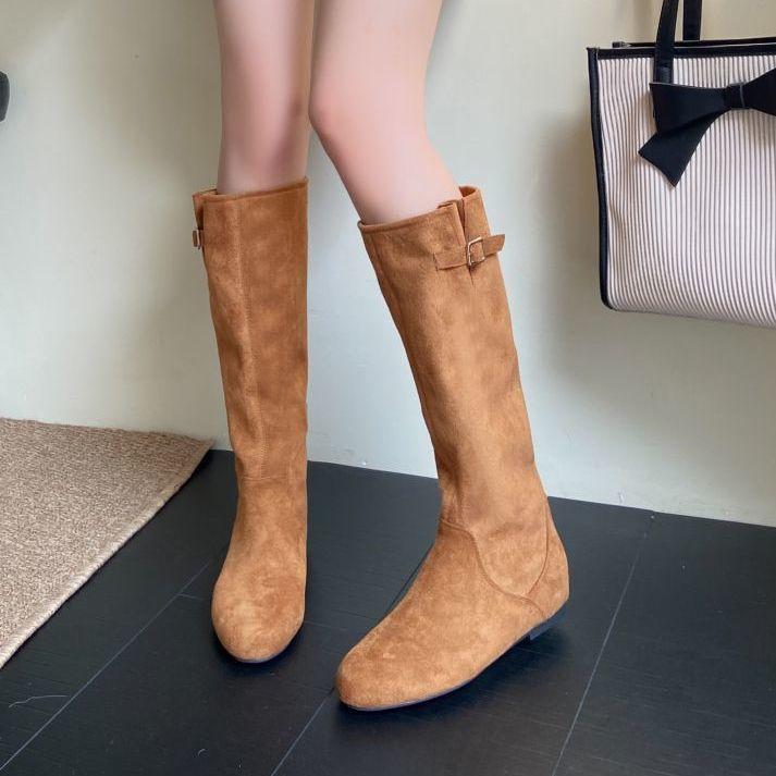 

Ботильоны на танкетке 2025 ранняя осень модные высокие ботинки пряжка ремень замшевые универсальные круглый носок плиссированные ботинки женщины выглядят стройными 40