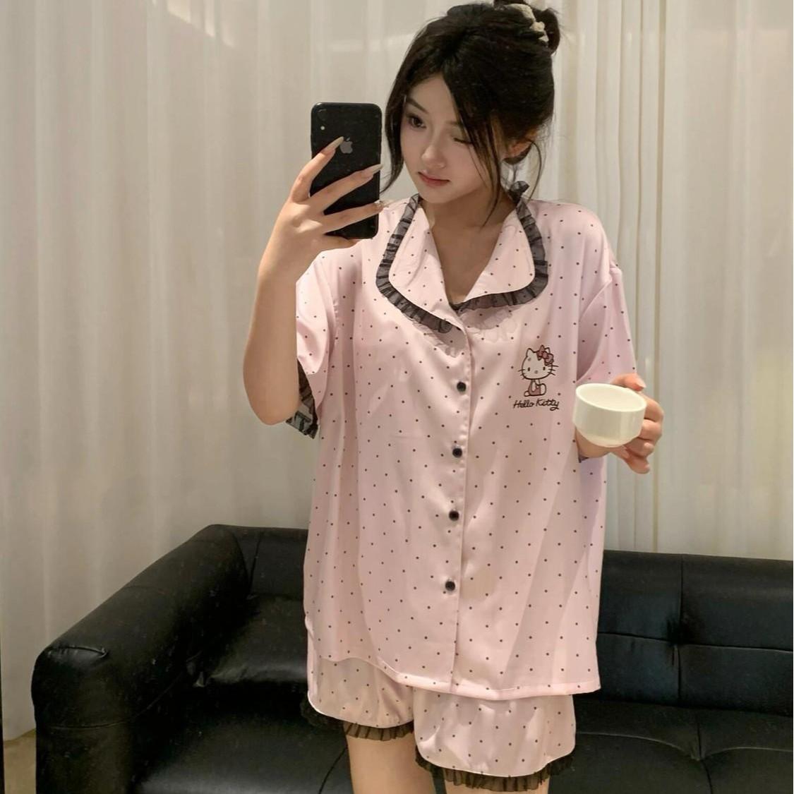 

High-end lace lace polka dot Hello Kitty pajamas women s summer short-sleeved shorts can be worn outside a two-piece loungewear S