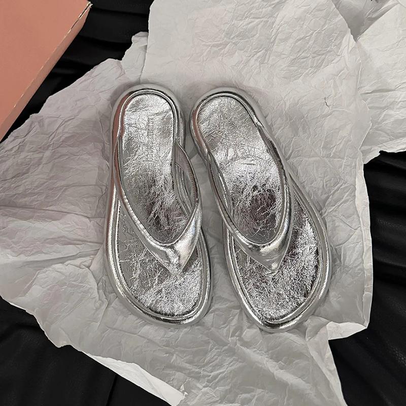 Модные дизайнерские летние женские тапочки модные туфли на плоской подошве с застежкой-молнией серебристые женские пляжные сандалии шлепанцы 38 3320₽