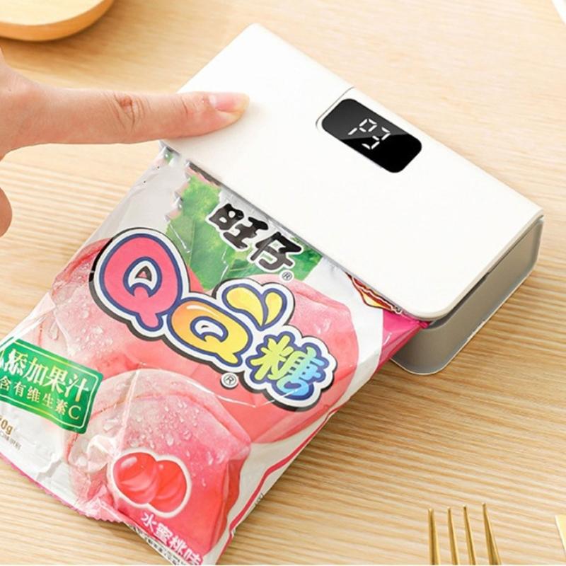 Lightweight Rechargeable Vacuum Sealer 1600mAh Battery Vacuum Sealing Machine for Home Kitchen and Outdoor Activities