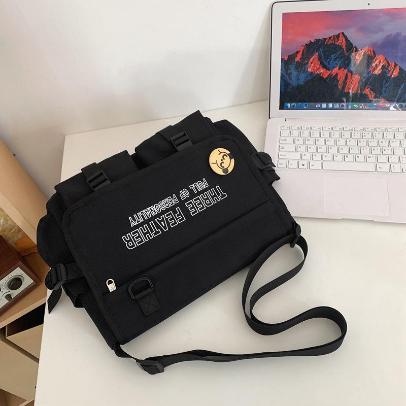 Мужская и женская сумка через плечо — фото 10