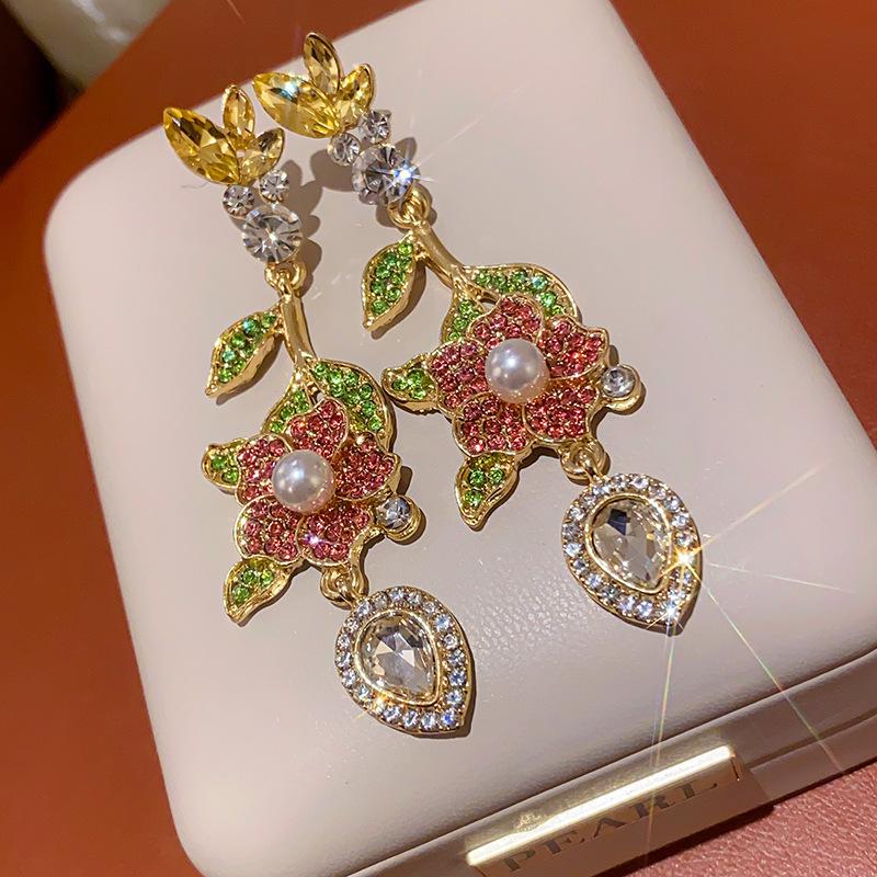 Orecchini Vintage a Forma di Pera con Perle e Intarsi di Diamanti - Stile Retrò, Lusso Leggero, Design di Alta Gamma