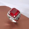 Retro Etnikai Férfi Gyűrűk: Berakott Piros és Zöld Cirkon, Koreai Stílusú Divat