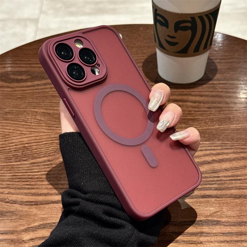 Applicable to iPhone16 imitation hardware fine hole magnetic suction mobile phone case Apple 16promax skin matte lens film 15