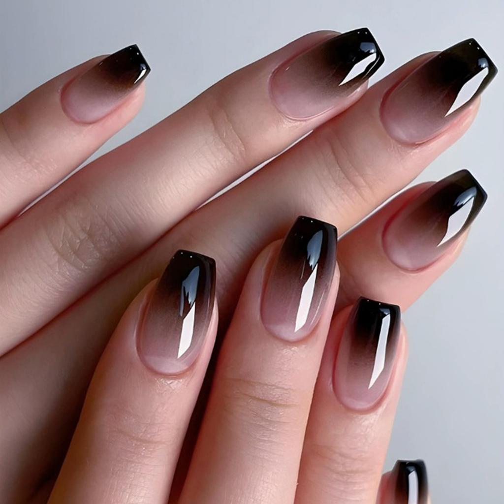 24Pcs Short Artificial Nails Solid Color Gradient White Enhancing Simple Fake Nails for Women Daily Wear Party Use