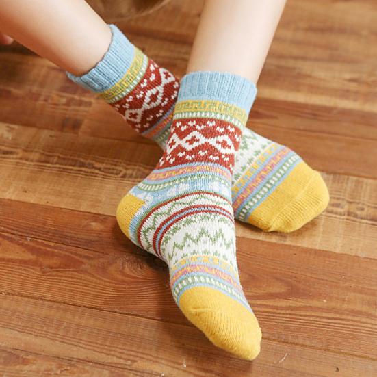 Yousheng 5 Pairs Retro Ethnic Style Socks Women Thermal Colorful Knit Thickened Crew Socks Vintage Winter Warm Boot Socks for Stocking Stuffers Gifts