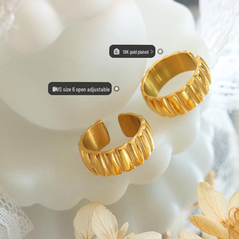 Marke Europäischer Stil Gerippter Streifen Offener Zeigefinger Ring - 18 Karat Gold Titanstahl Schmuck