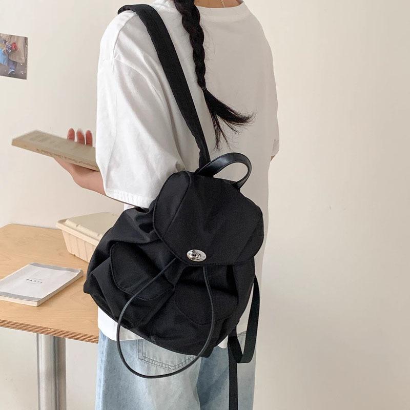 New Wind Lightweight Simple Niche Small Backpack Women's Fashion Casual Nylon Drawstring Backpack