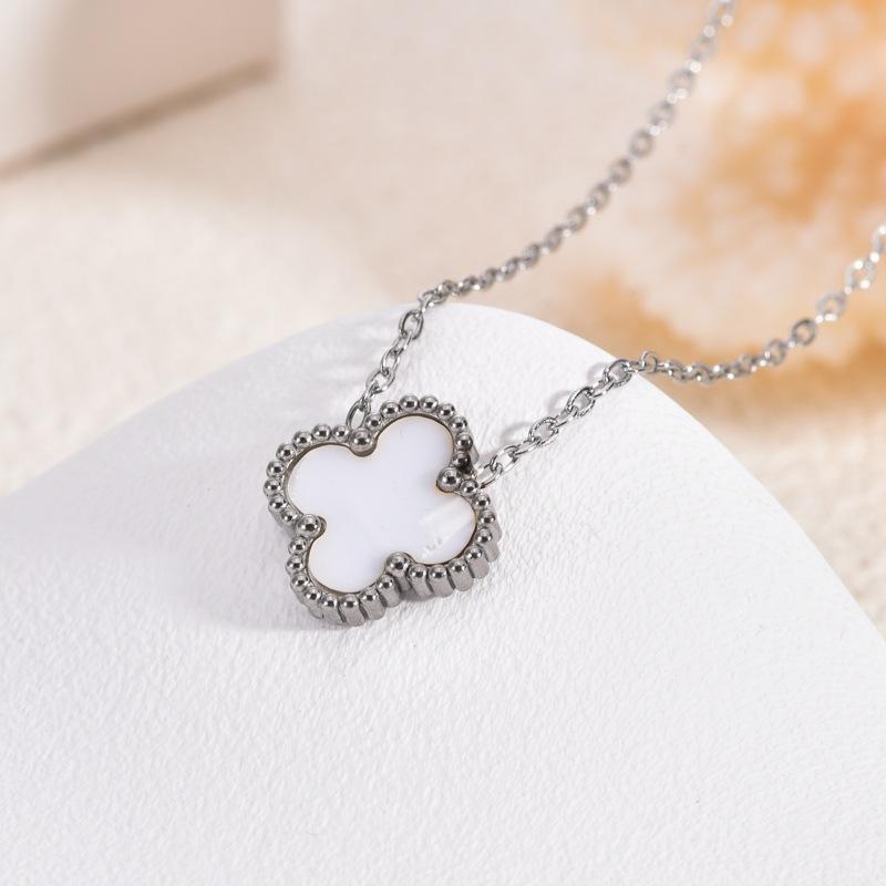 Vierblättriges Kleeblatt Titanstahl Halskettenanhänger für Damen Hochwertig Stilvoll und Vielseitig Trendiger Schmuck