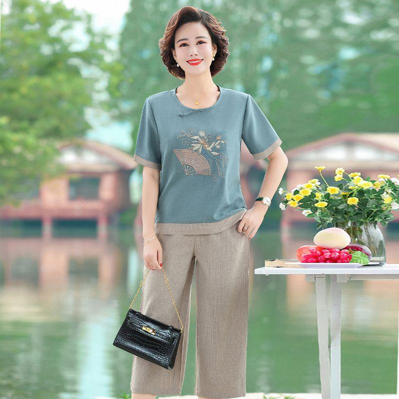 Mom's Summer Cotton Linen Two-Piece Set: Stylish Short-Sleeve T-Shirt for Middle-Aged and Elderly Women 2026
