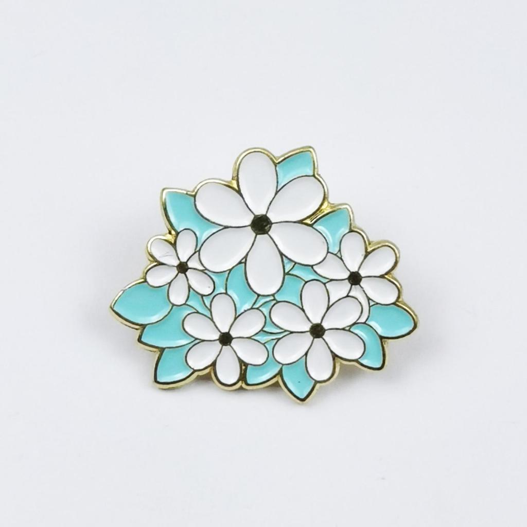 Creative Cartoon Flower Brooch: Alloy Pin Badge for Versatile Decoration