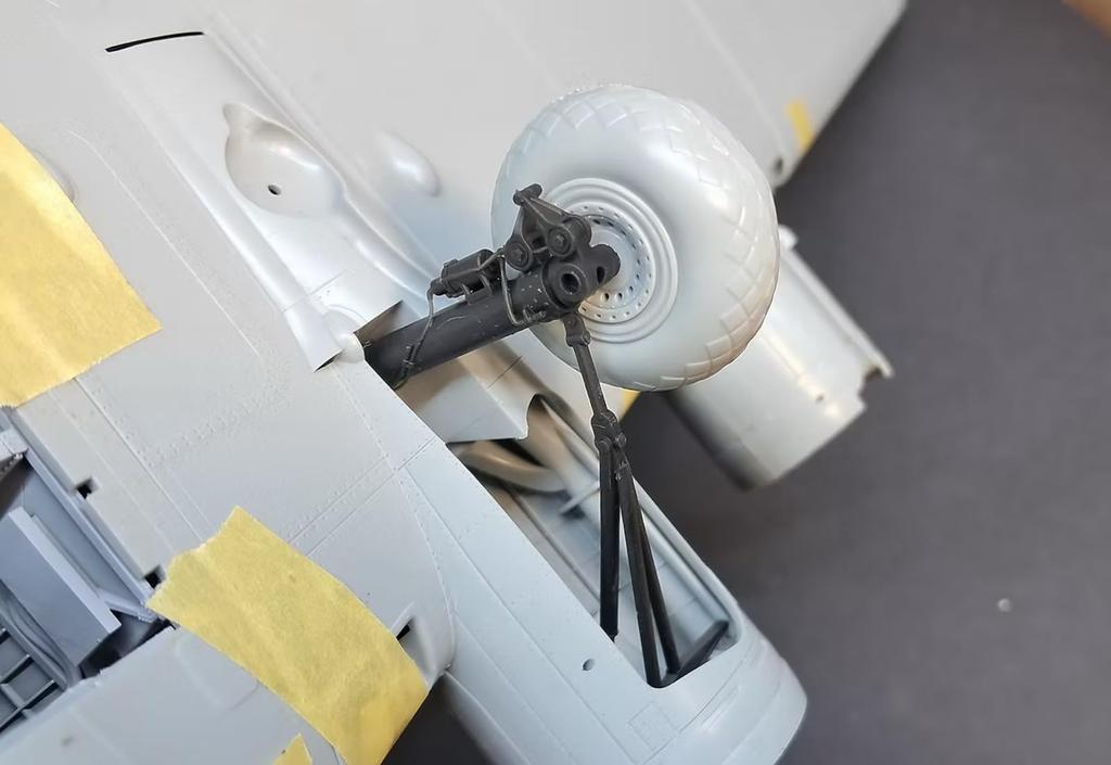 Kopecky Scale Models Flying Fortress Landing Gear Main Landing Gear Maximum HK Plastic Model Parts KOM48037 1/48 B-17 (Parked, Loaded) (For Models)