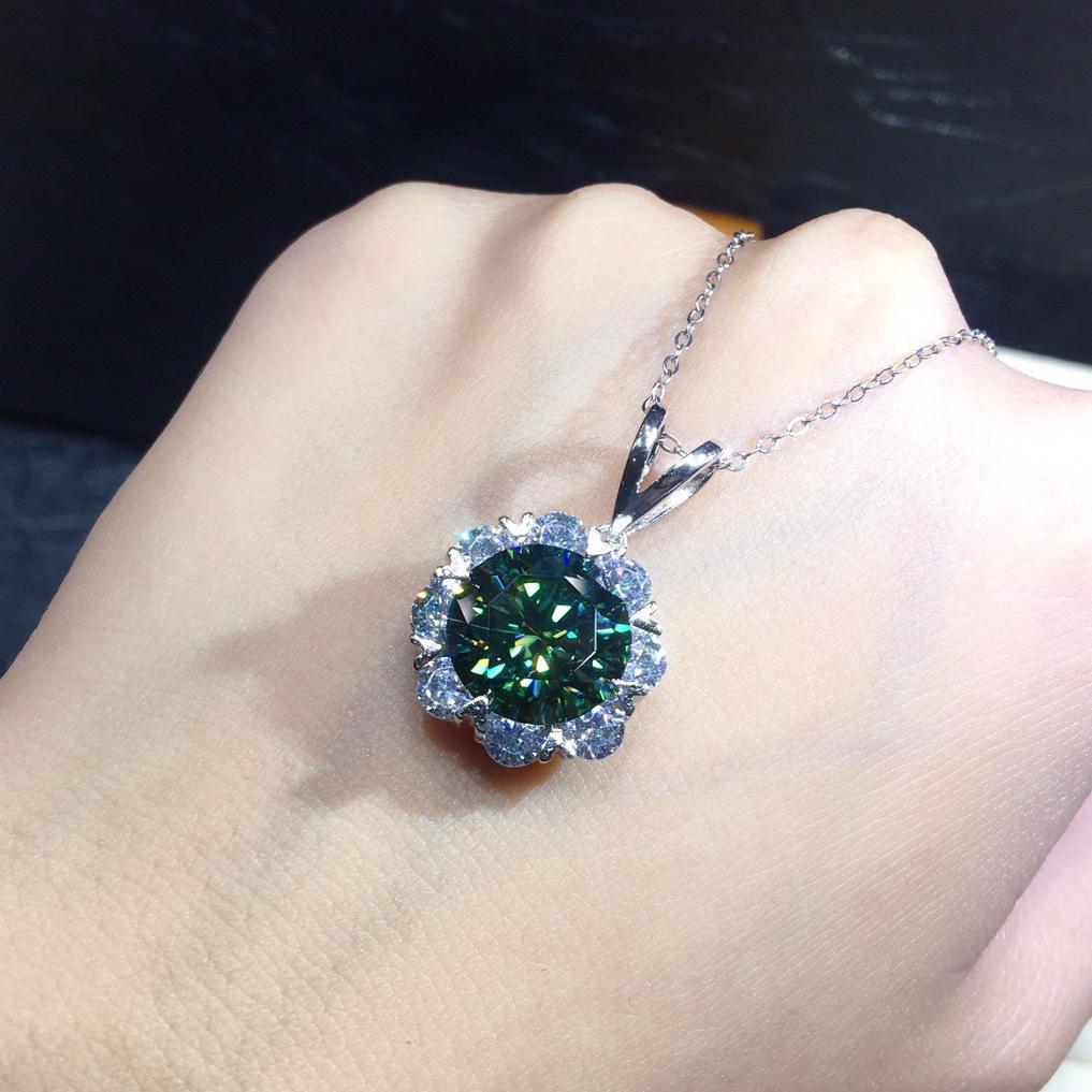 Vintage 2ct Green Moissanite Pendant 925 Sterling Silver Charm Wedding Pendants Necklace For Women Party Choker Jewelry Gift