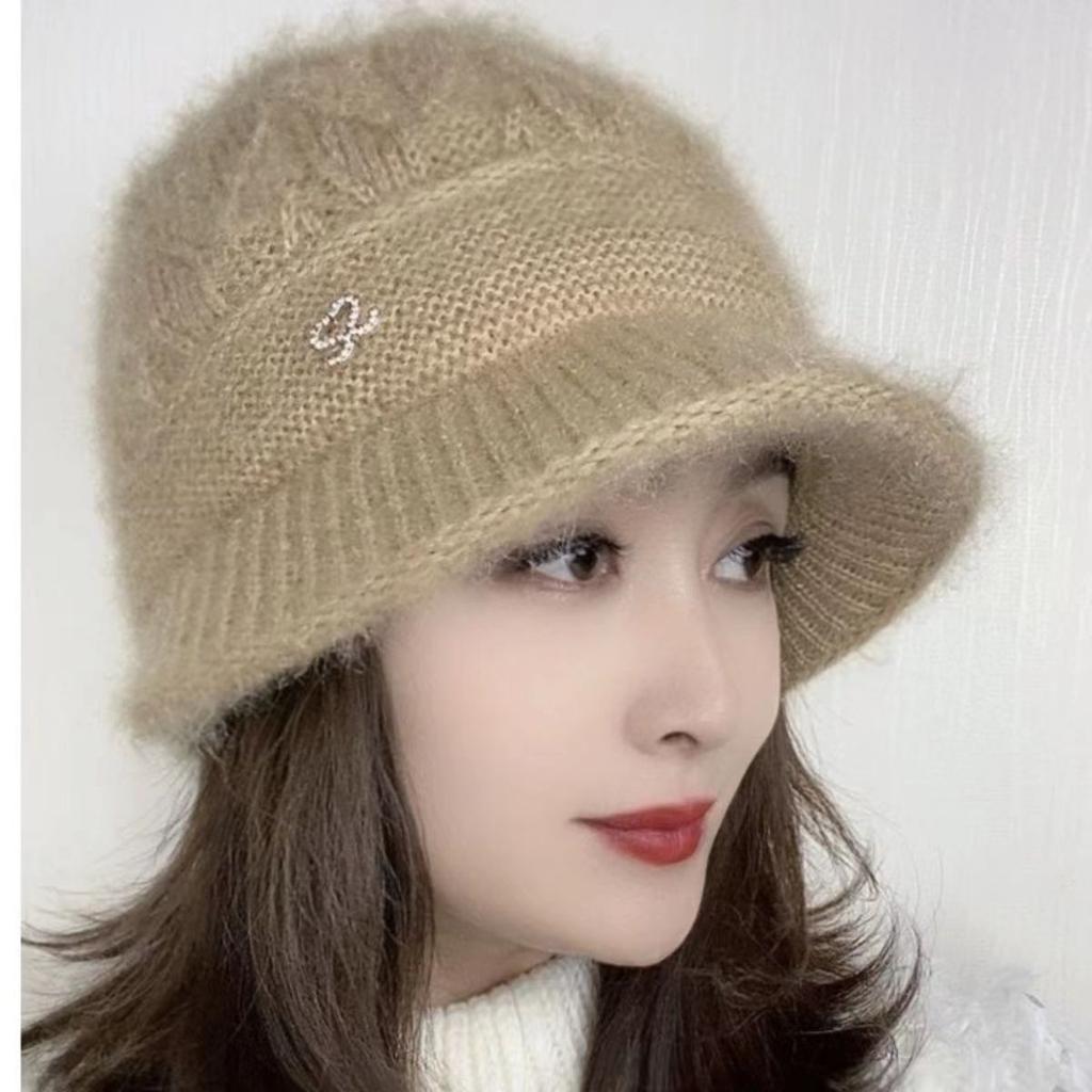 Women's New Hat Winter Knitted Squirrel Fleece Brim Fashionable Winter Warm Versatile Hat