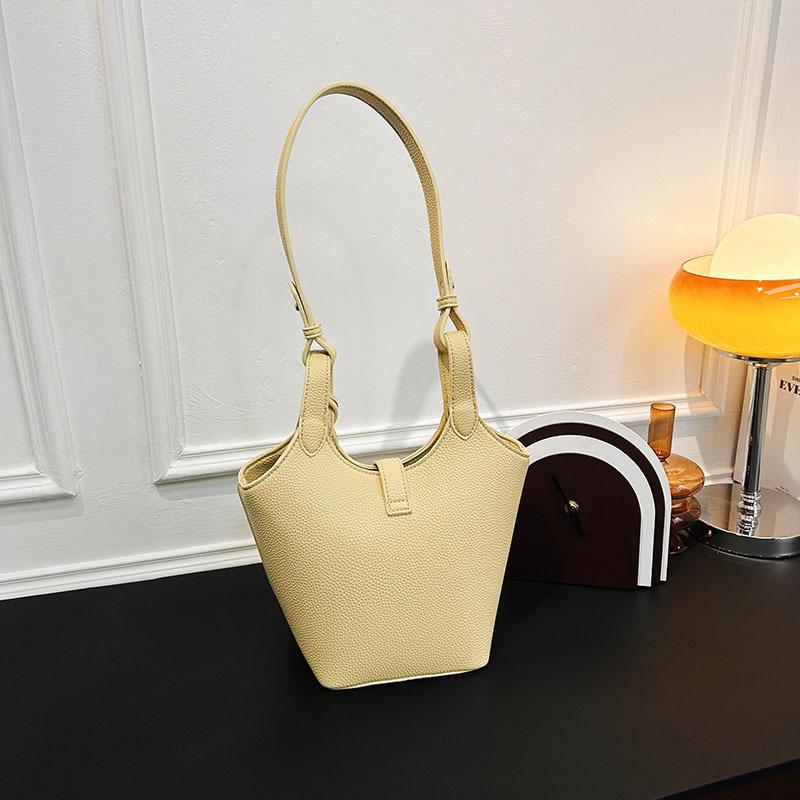 Versatile Single-shoulder Bag, Stylish and Trendy Commuting Crossbody Bag, Simple and Fashionable Bucket Bag, Women's Underarm Bag