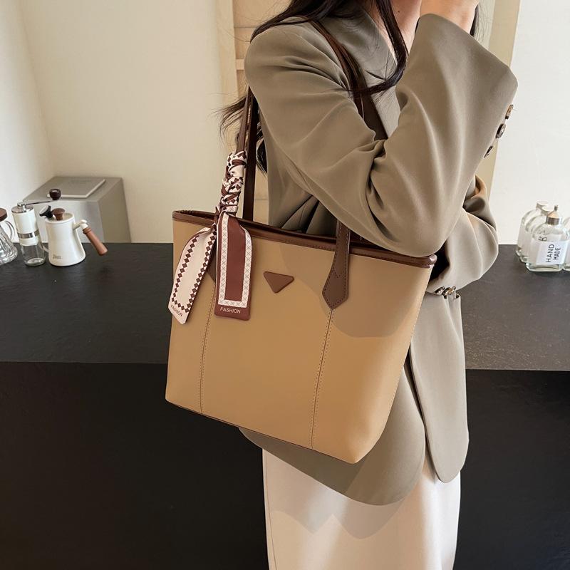 

Large-capacity simple tote extra-large bag women s 2025 new casual texture commuter bag student class shoulder bag 35*12*26 коричневий