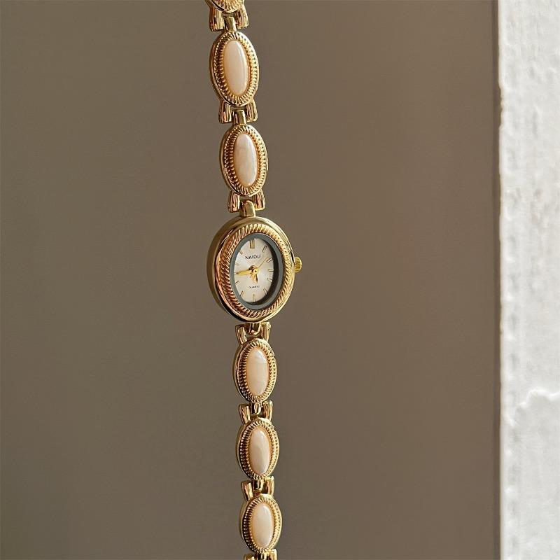 Xiaoxiang Medieval Light Luxury Bracelet Watch Temperament Watch Retro Small Gold Watch Women's Watch