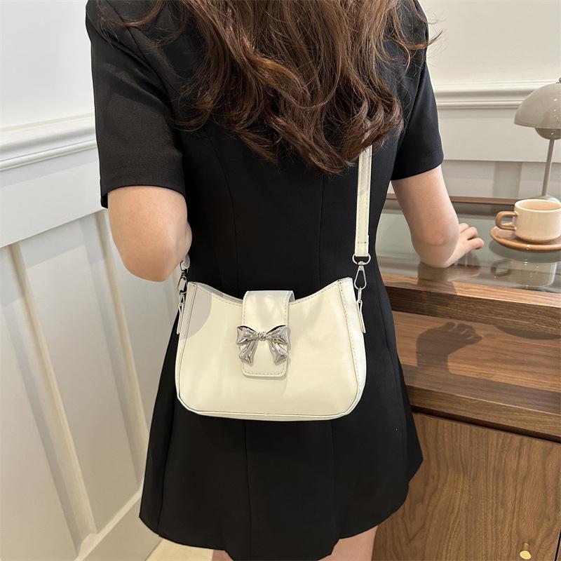 New Trendy  Fashionable  Simple Casual Texture for Women  Solid Color  Fashionable  One Shoulder Armpit Crescent Bag for Women