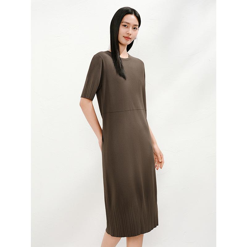 Jiuzi Anna Kou Minimalist Commuter Round Neck Elite Shaped Knitted Dress