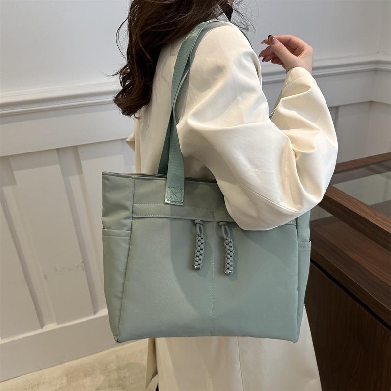 Simple Korean version of large-capacity commuter tote bag, winter new light fashion casual single shoulder underarm women's bag