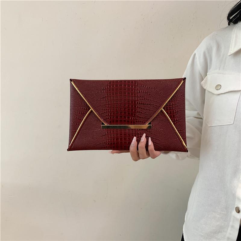Fashion retro small bag women 2025 spring new versatile ins texture clutch bag foreign style women