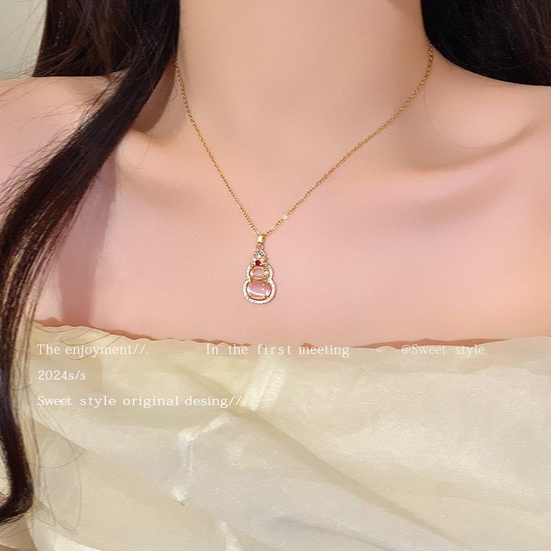 Pink gourd pendant necklace women's light luxury titanium steel sweater chain retro explosive accessories