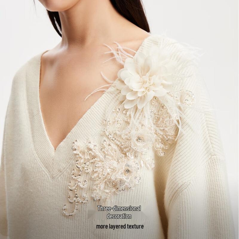 VEROMODA Women's 3D Decor Loose V-Neck Knit Sweater