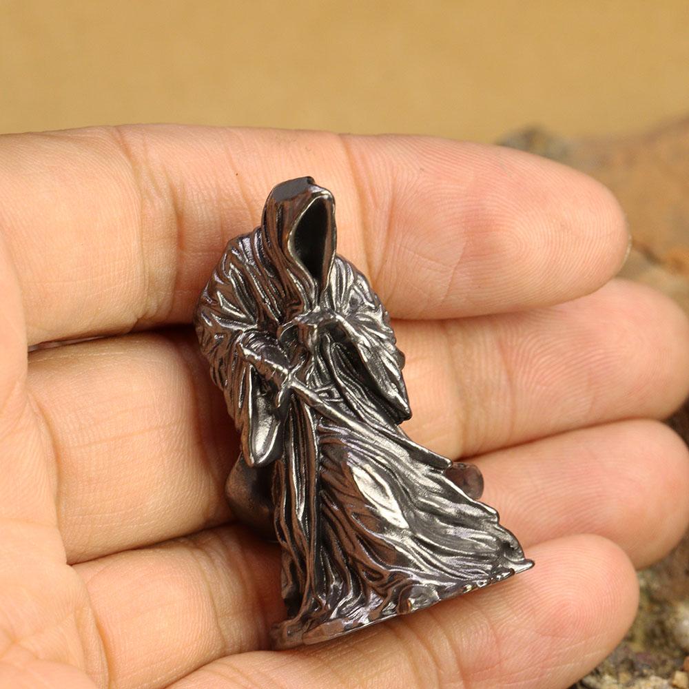 Cape Noire Figurines Dieu de la Mort Miniatures Laiton Faucheur Statue Miniature Ornements de Bureau Décorations pour la Maison Accessoires d'Artisanat