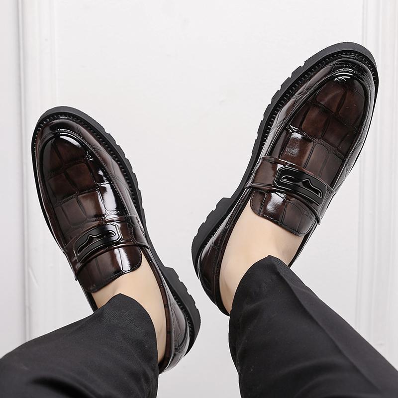 Men's Shoes Autumn and Winter Leather Shoes Men's Glossy Loafers Large Size Business Wedding Groom Shoes