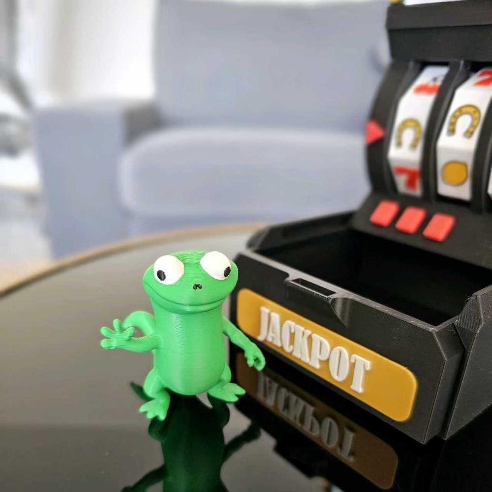 3D Printed Lizard Meme Statues, Fun Lizard Arm Swinging Home Decor Ornaments, Party, Home Office, Holiday Decorations