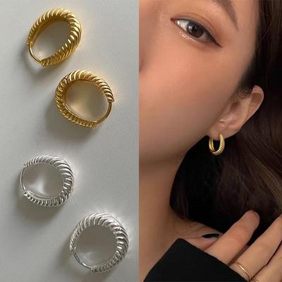 French Style Metal Earrings Women's Light Luxury High-end Earrings Gold Earrings Retro EarringE