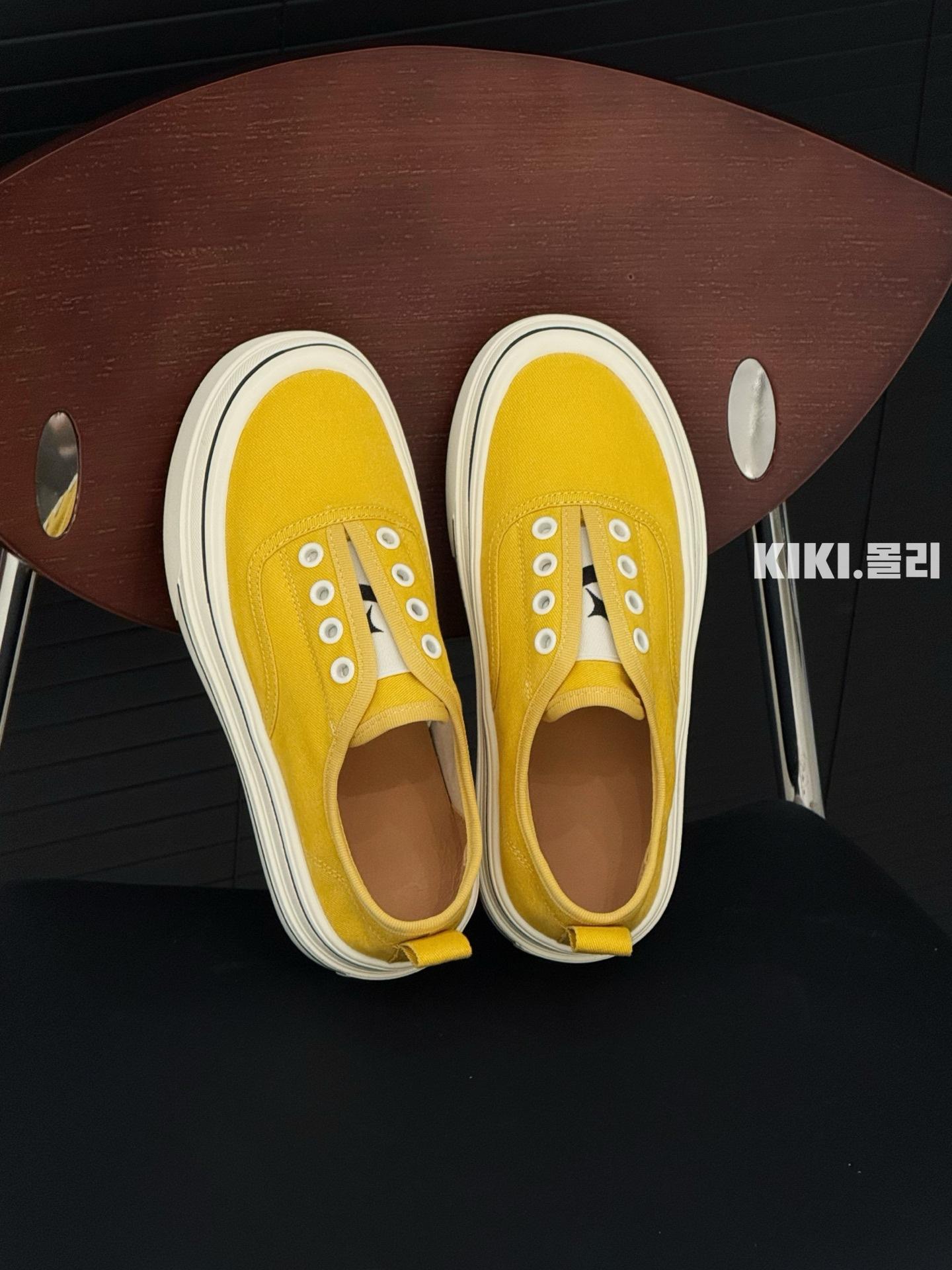 

Платформа Европейская версия парусиновые туфли женские туфли 2025 новые универсальные повседневные туфли удобные на одной педали ленивые мягкая подошва обувь женская 35