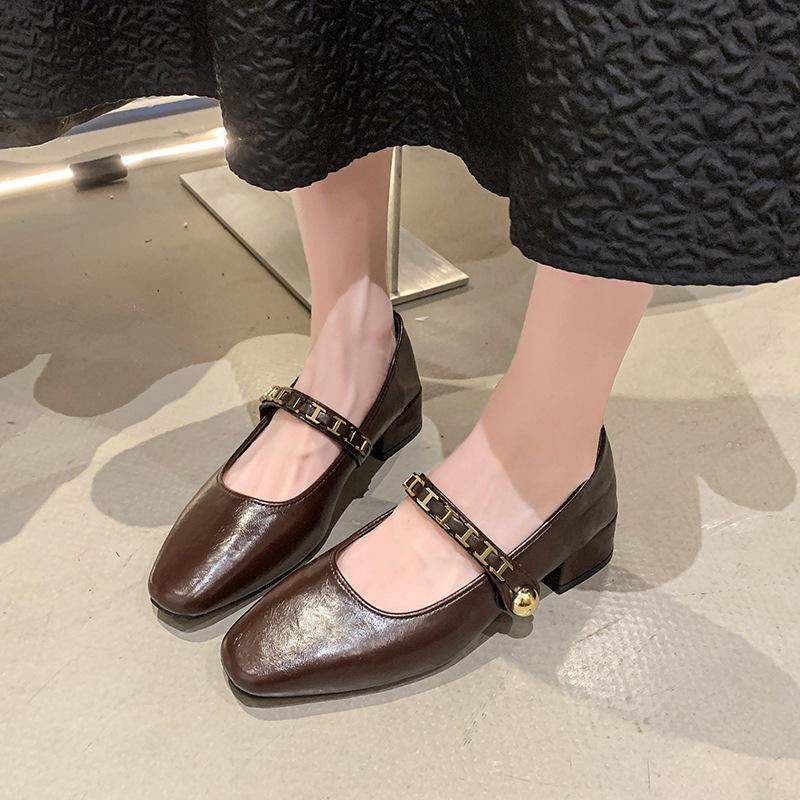 

2025 autumn new French retro single shoes women s low-heeled square head shallow mouth one-word buckle with shallow mouth Mary Jane shoes 40