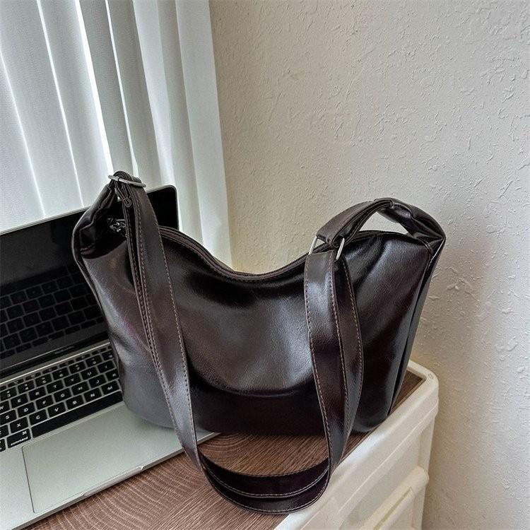 Elegant Soft Pu Baguette Bag For Women Spacious And Trendy For Daily Outfits