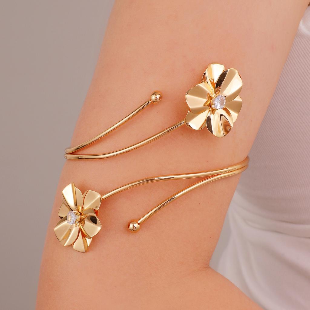 Hot Sale Flower Open Arm Bracelet Geometric Light Luxury Niche High-end Bracelet Fashion Arm Ring Non-fading Bracelet