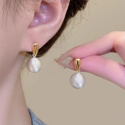 Niche Metal Ball Earrings Women's Light Luxury Senior Sense Vintage Minimalist Elegant Everyday Ear Jewelry