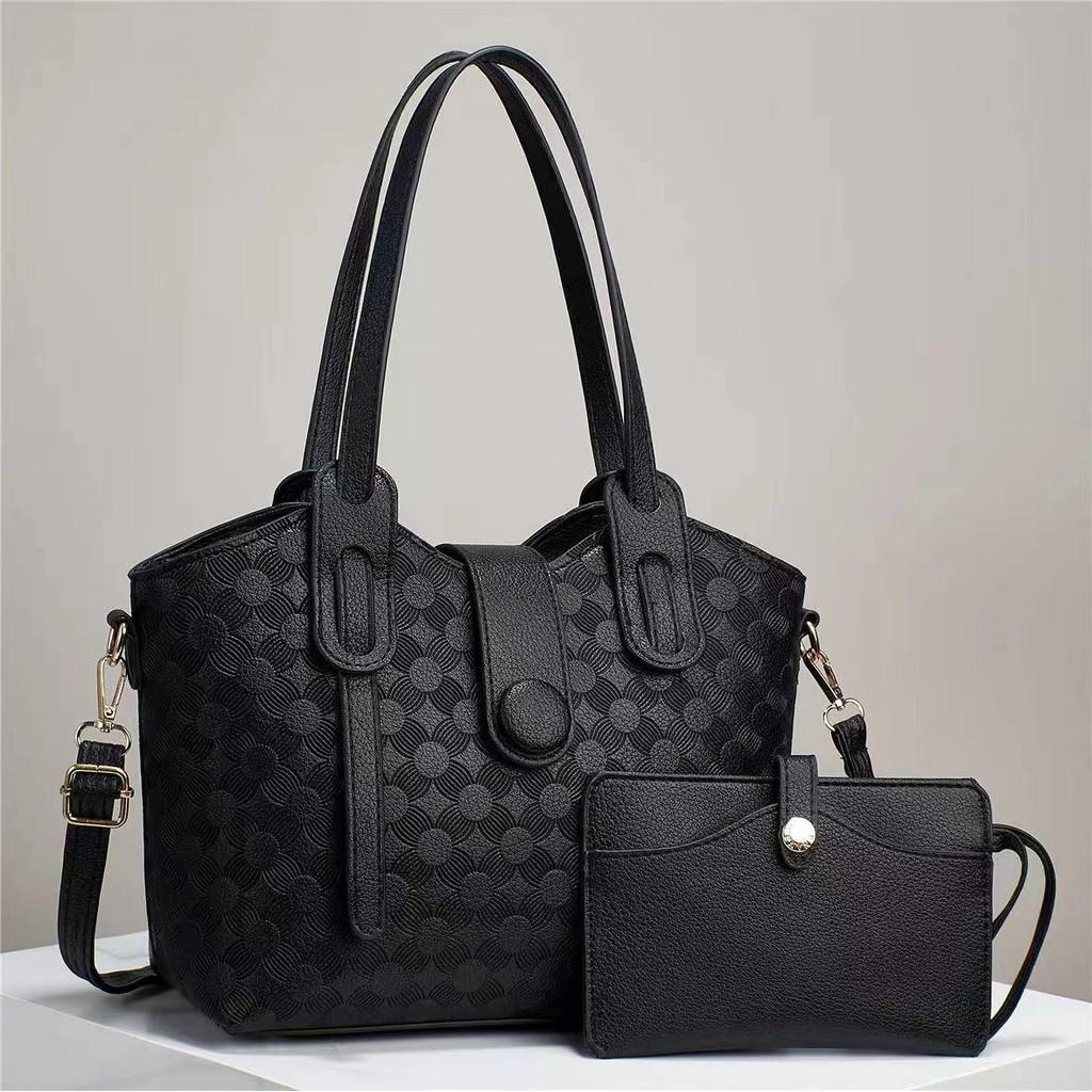 

Trendy Medium Capacity Women s Crossbody Handbag With Elegant Chain And Soft Pu Material чёрный
